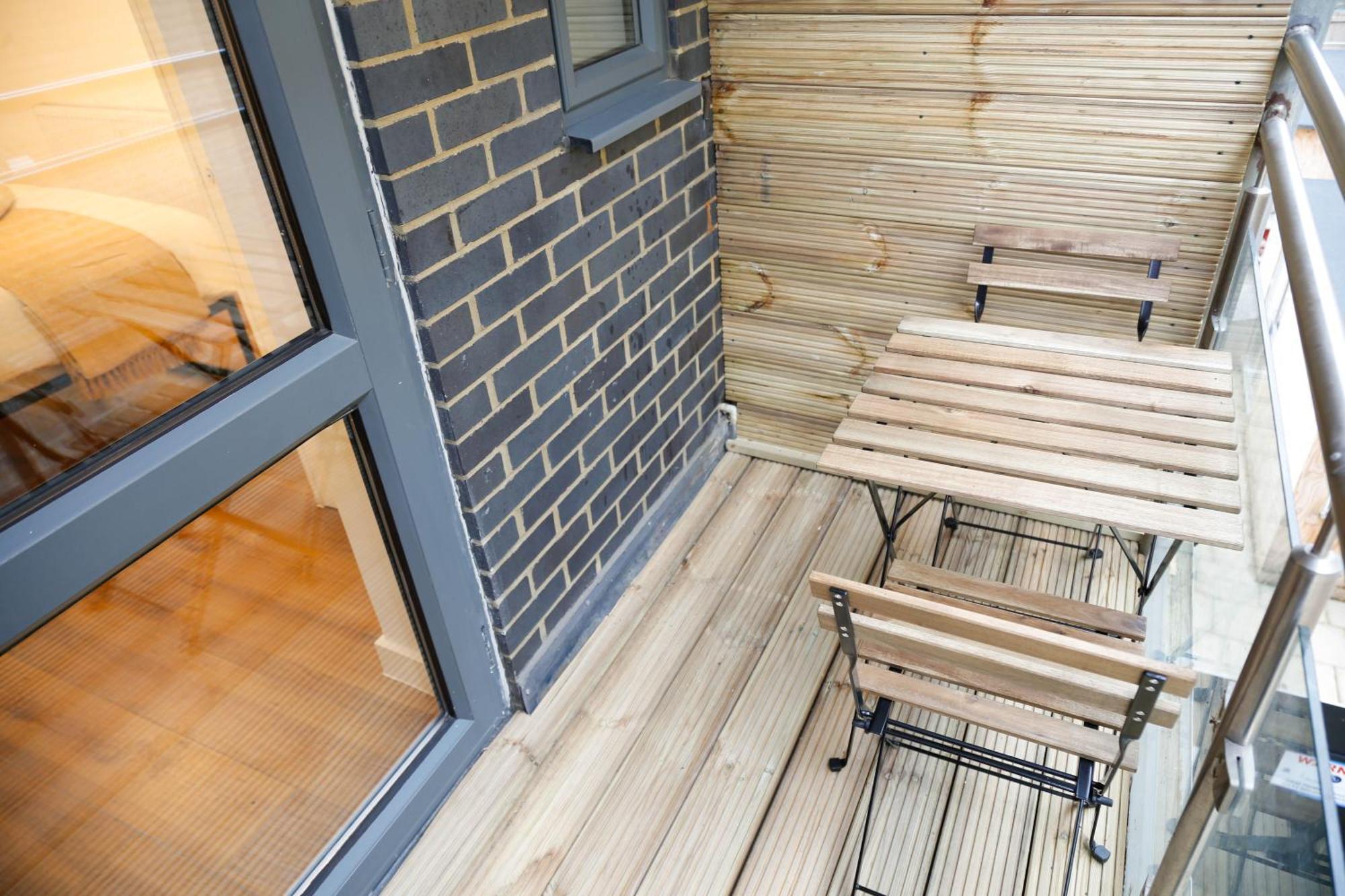 New Luxury Rooms In The Heart Of London Next To Shops, Cafes, Bars & Metro With Shared Bathrooms Exterior photo